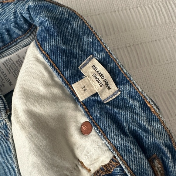 Madewell Relaxed Denim Shorts NWOT Renfield wash - Picture 3 of 4